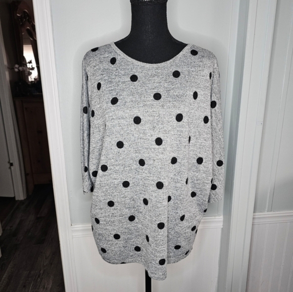 Olivia Blu Gray Polka Dot Dolman Top - Picture 4 of 4